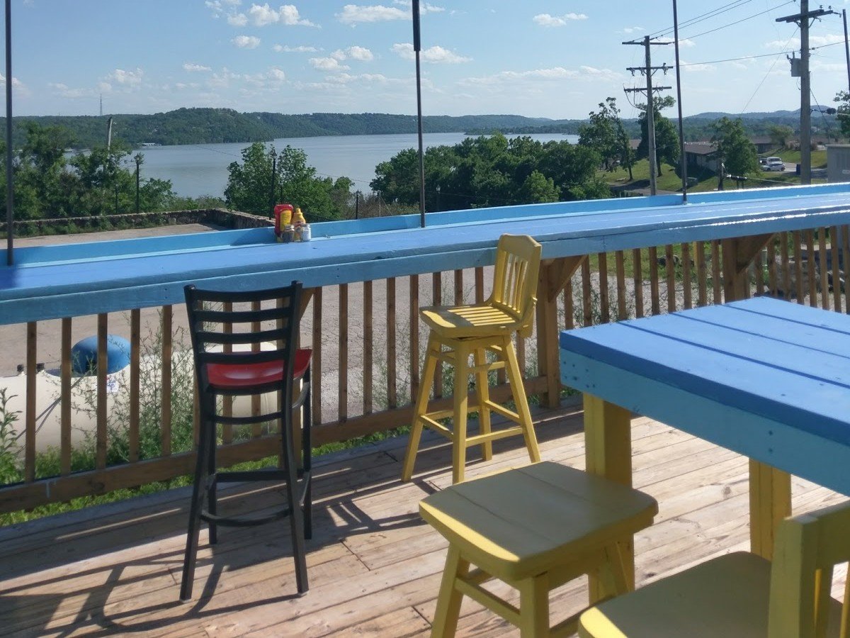 Castaways Pub And Grill